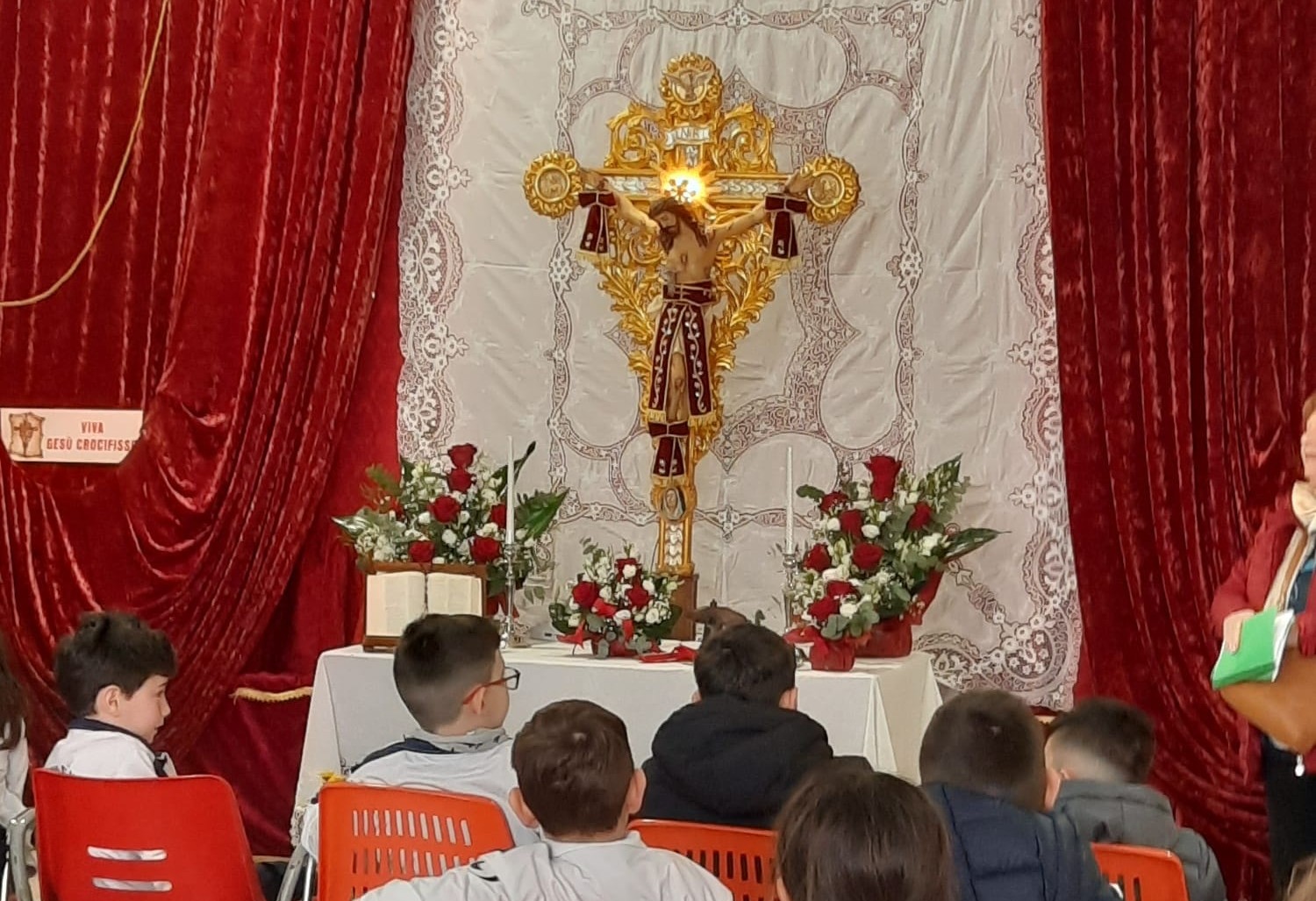 San Cataldo. Alla Società “Cesare Battisti” prosegue l’adorazione del SS Crocifisso per grandi e bambini