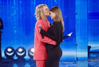 Alessandra Amoroso, il sesto senso di Maria De Filippi: “Ecco come ha scoperto che ero incinta”