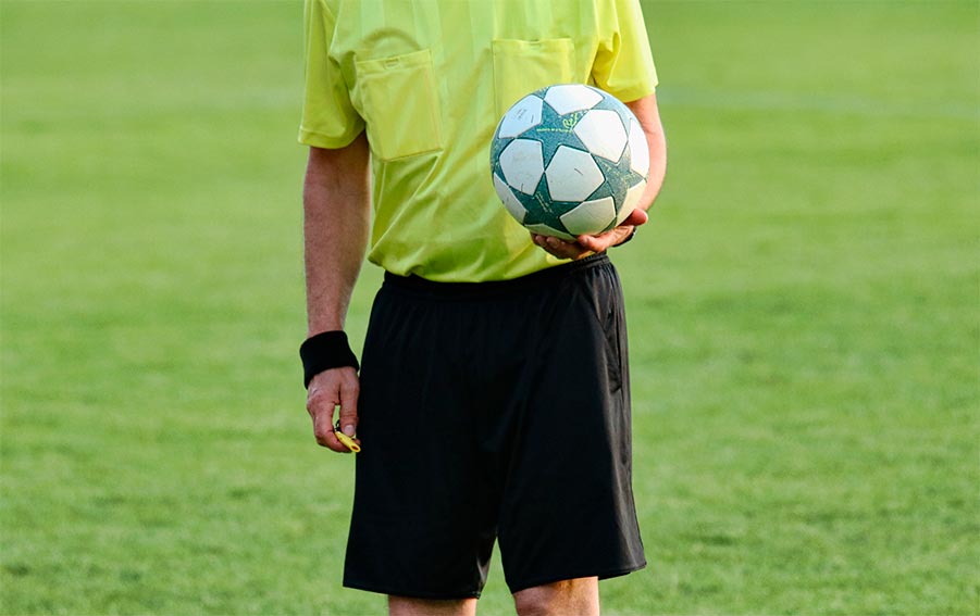 Aggressione a giovane arbitro nel Catanese: La Russo Sebastiano Calcio Riposto si costituirà parte civile