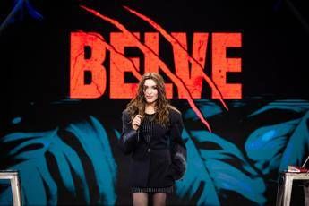 Belve, Sabrina Impacciatore: “Droghe? Ho provato tutto. Per anni ho pensato di essere uomo”