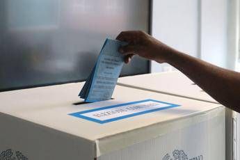 Comunali, ballottaggi in 13 comuni: alle 12 affluenza all’11,88%