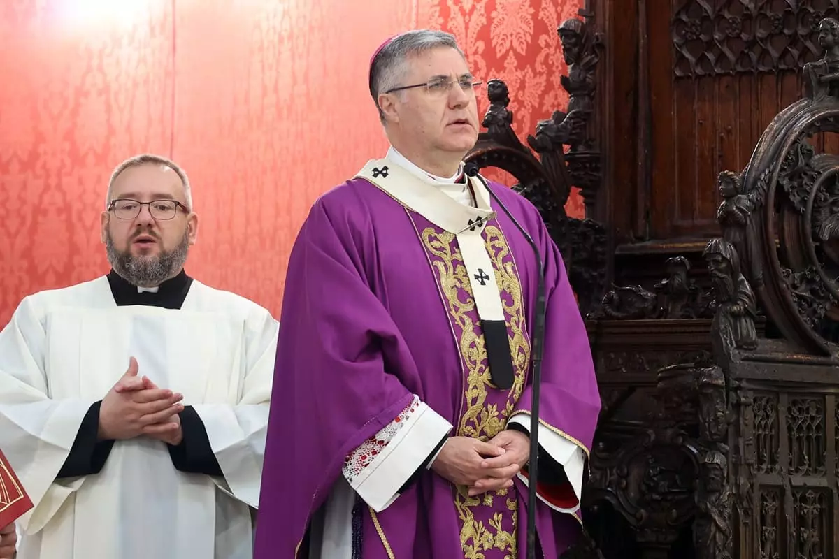 L’arcivescovo di Palermo lancia un appello contro guerre, droghe e malasanità