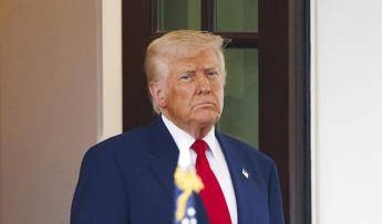 Dazi, la Casa Bianca conferma: “Da domani tariffe al 104% per la Cina”