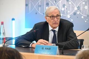 Farmaci, Rasi: “In Italia soluzione modello per incentivare nuovi antibiotici”