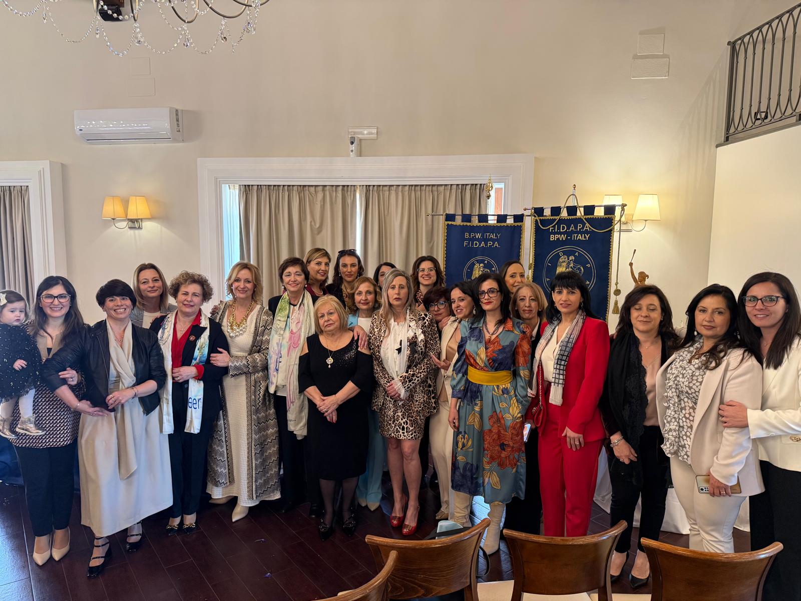 Mussomeli. Celebrata la tradizionale Cerimonia delle Candele dalla Fidapa BPW International