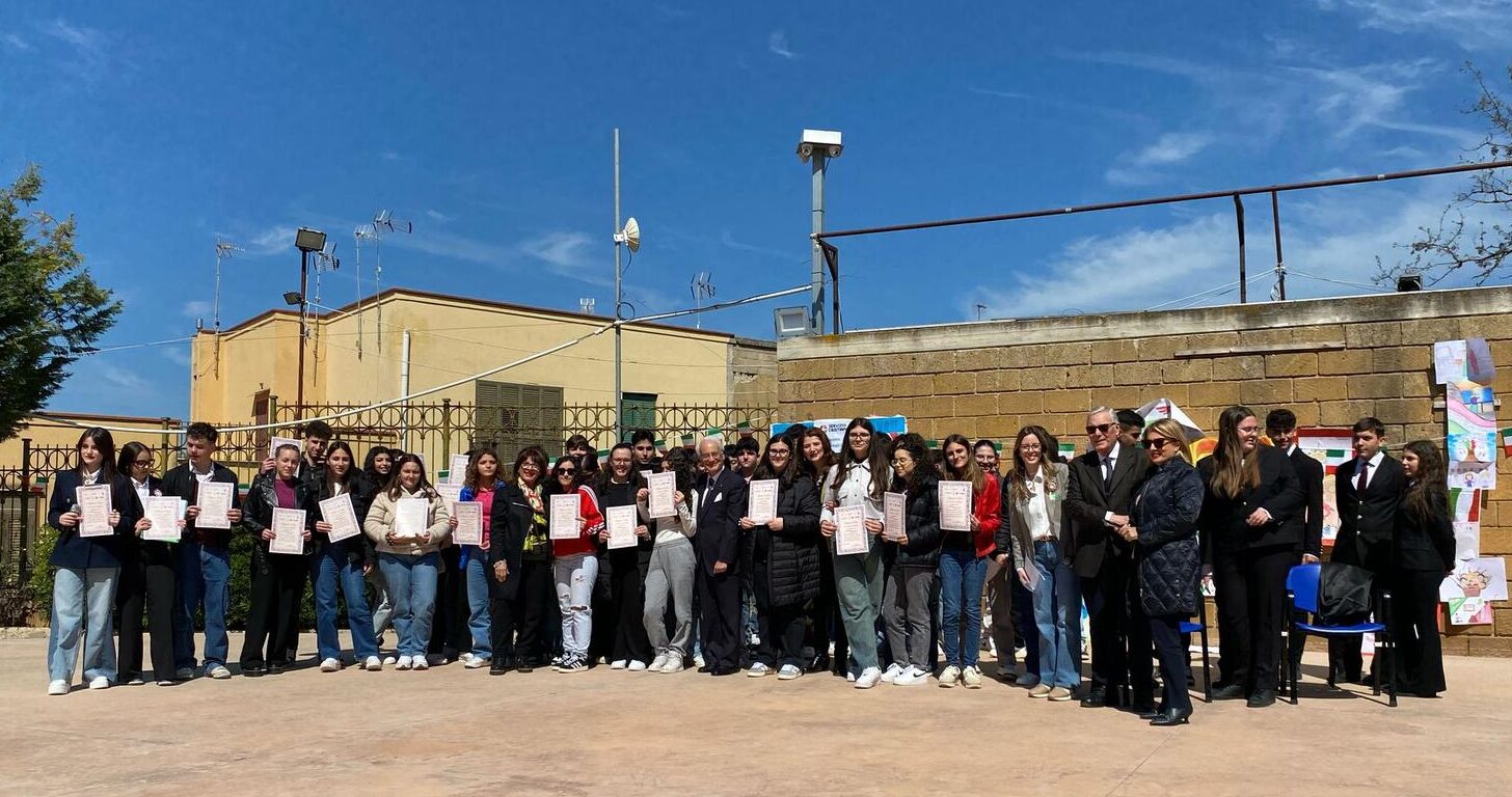 Riesi, entusiasmo e partecipazione alla cerimonia di premiazione della XIX edizione del Concorso Nazionale “Tricolore Vivo”