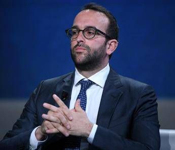 Il direttore de ‘Il Foglio’ racconta in un’intervista all’Ia l’esperienza del ‘Foglio Ai’