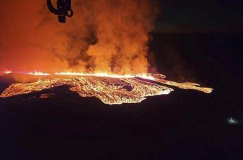 Islanda, eruzione vulcanica vicino Grindavik: attivate allerte ed evacuazioni
