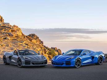 La nuova Chevrolet Corvette E-Ray e-AWD arriva in Italia: la supercar americana diventa ibrida