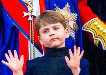 Louis compie 7 anni, sui social il sorriso del principe sdentato