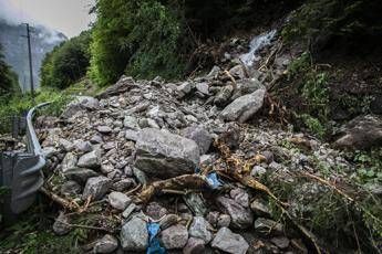 Maltempo in Lombardia. Prosegue allerta rossa, disagi e chiusure nelle provincie di Brescia e Pavia