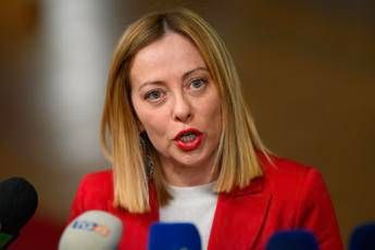 Meloni da Trump per i dazi, Francia in ‘ansia’ per unità Ue