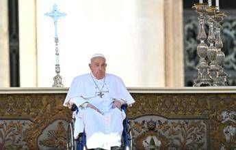 Papa Francesco a sorpresa nella basilica di San Pietro