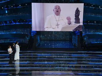 Papa Francesco morto, le apparizioni in tv: da ‘Che tempo che fa’ al ‘Festival di Sanremo’