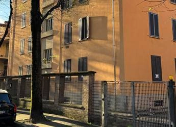 Parma, donna trovata morta in casa: interrogati due uomini