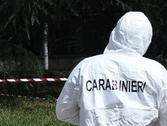Pavia, moglie e marito trovati morti in casa: ipotesi omicidio-suicidio