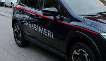 Salerno, 55enne trovata morta nella vasca da bagno: indagini anche per omicidio