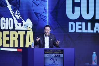 Salvini si ricandida al Viminale: “Parlerò con Meloni”. Ma Forza Italia frena