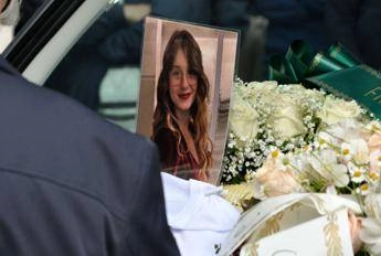 Sara Campanella, dolore e commozione alla camera ardente della ragazza uccisa