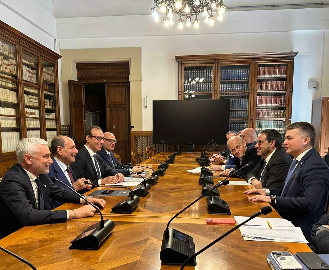 Scongiurato l’aumento delle tariffe sui collegamenti tra la Sicilia e le isole minori