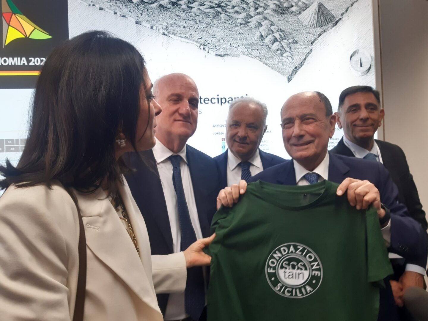 Vinitaly, Schifani inaugura il nuovo padiglione della Regione Siciliana