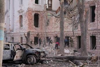 Strage Sumy, Russia: “Colpita riunione ufficiali ucraini. Kiev usa civili come scudi umani”