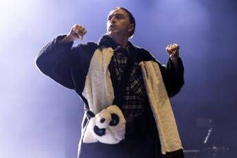 Tommy Cash: “Mi ispiro a Pavarotti e con Tony Effe ho preso un caffè”