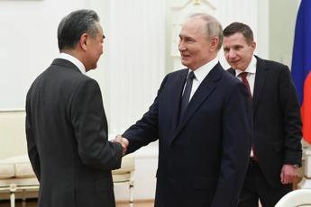 Ucraina, capo diplomazia cinese in Russia: “Lavoriamo per la pace”