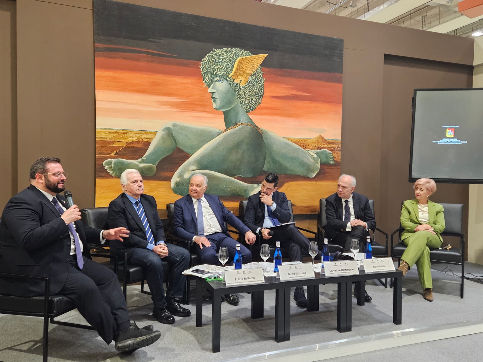 Vinitaly. Regione Siciliana,  svolta la conferenza sulla promozione del settore vitivinicolo e agricolo