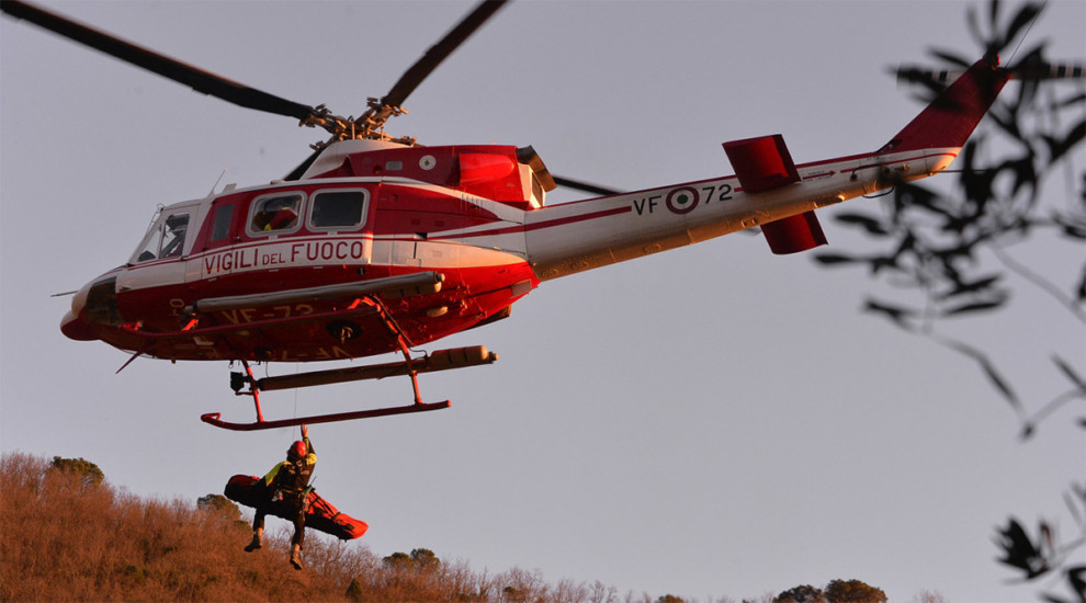Cade in una scarpata, soccorso a Cefalù dai Vigili del Fuoco
