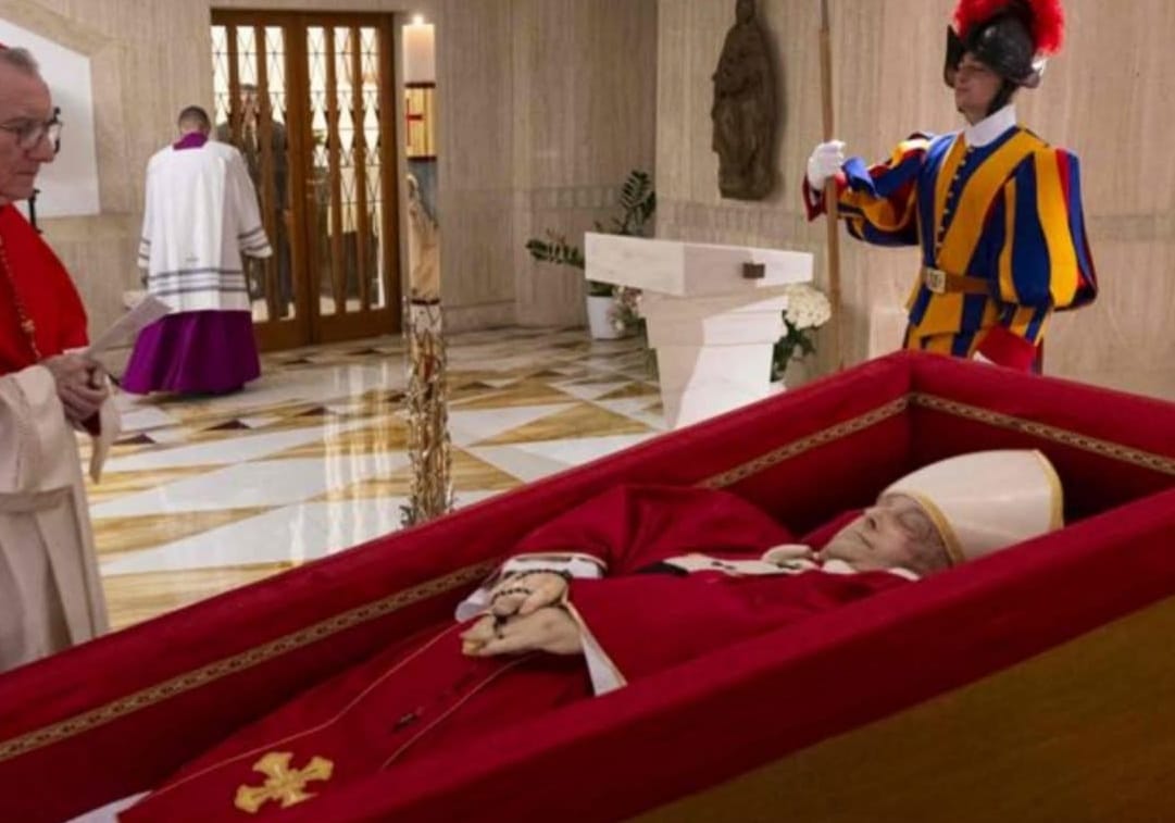 La salma del Papa esposta domani 23 aprile in Basilica San Pietro