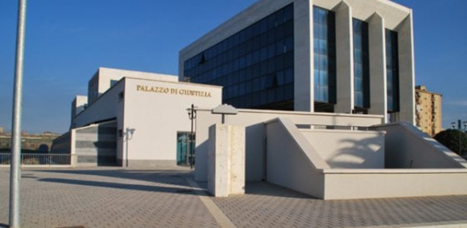 Azienda dichiarata fallita: caos al tribunale di Gela