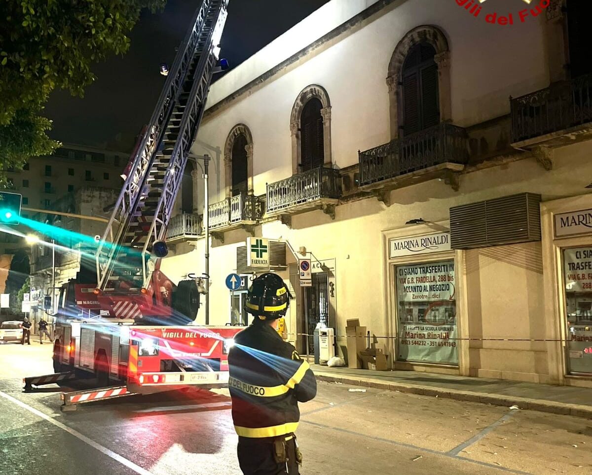Crollano solai in un edificio del centro di Trapani, nessun ferito