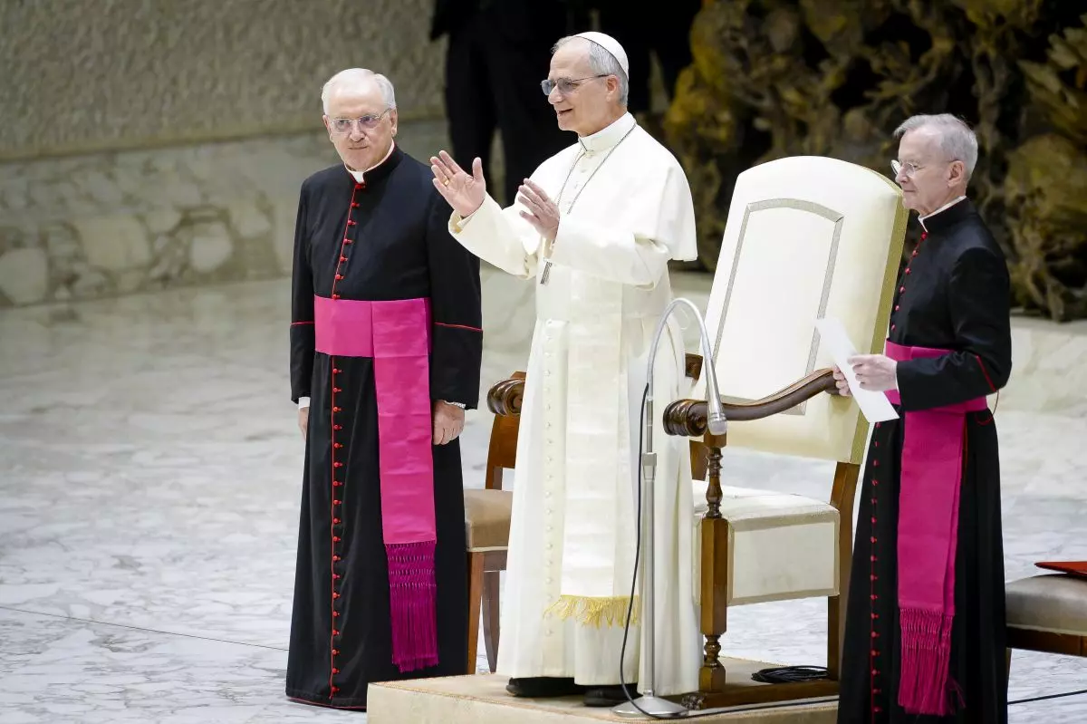 Papa ai media: “Disarmiamo le parole per disarmare la Terra”