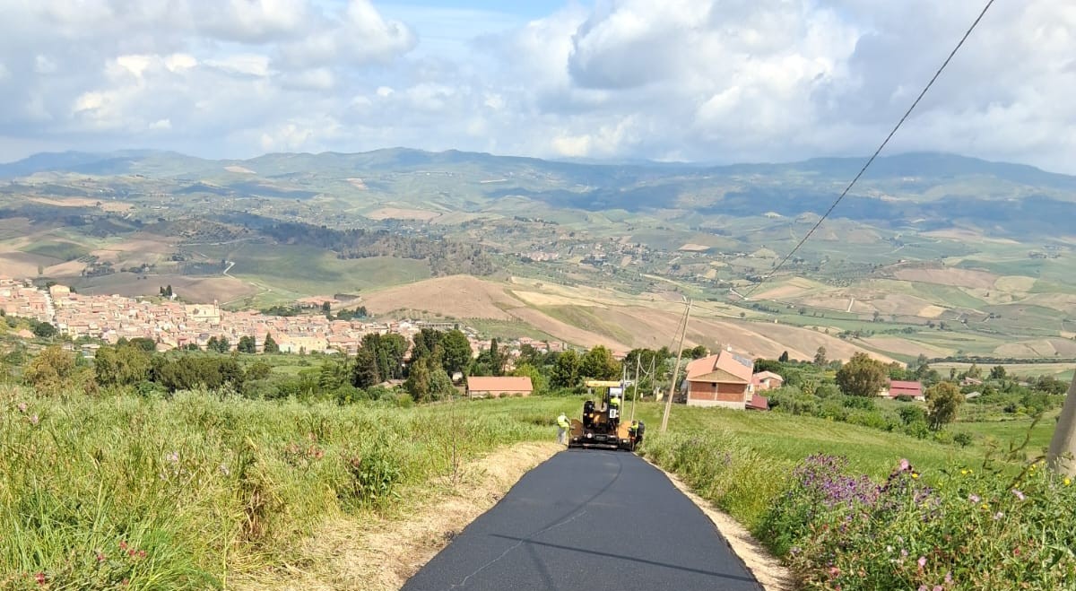 Villalba. Proseguono i lavori di manutenzione delle strade del centro urbano