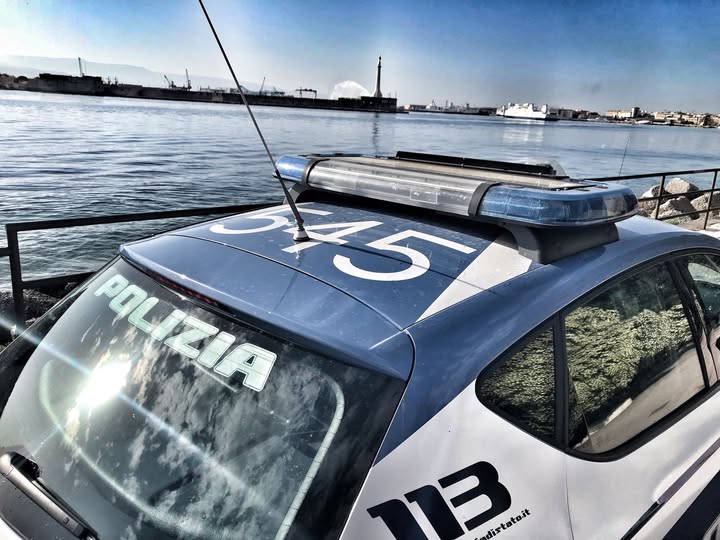 A Messina anziana coppia di crocieristi cileni ruba anello di valore in una gioielleria: il prezioso recuperato dalla Polizia di Frontiera Marittima