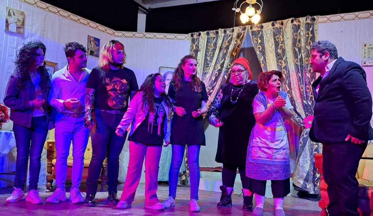 San Cataldo. Applausi a scena aperta alla Rassegna teatrale della società “Cesare Battisti” con “A  Bonarmuzza di me Mugghieri”