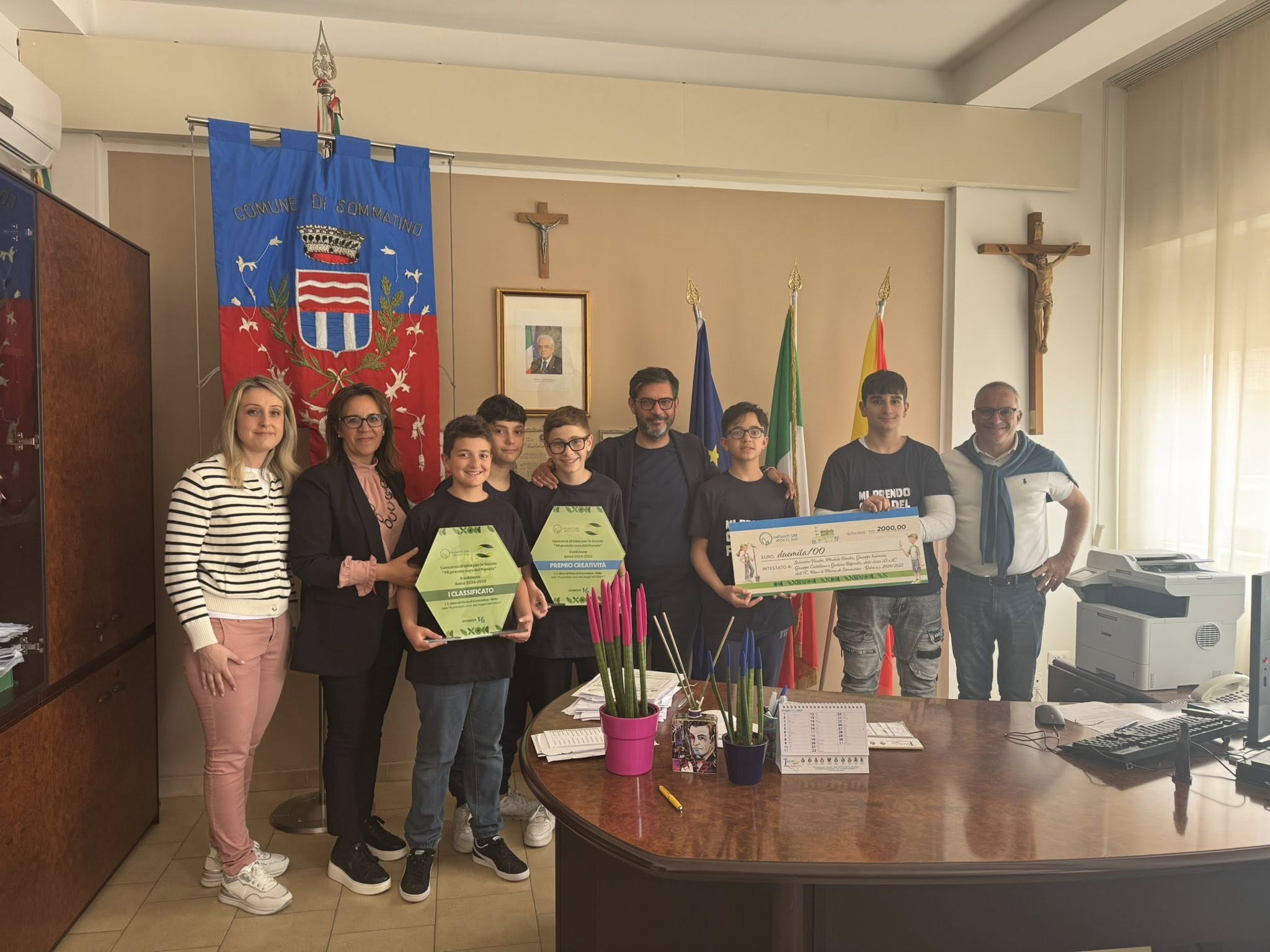 Sommatino. Gli alunni vincitori del concorso “Mi prendo cura del Pianeta” ricevuti al Comune