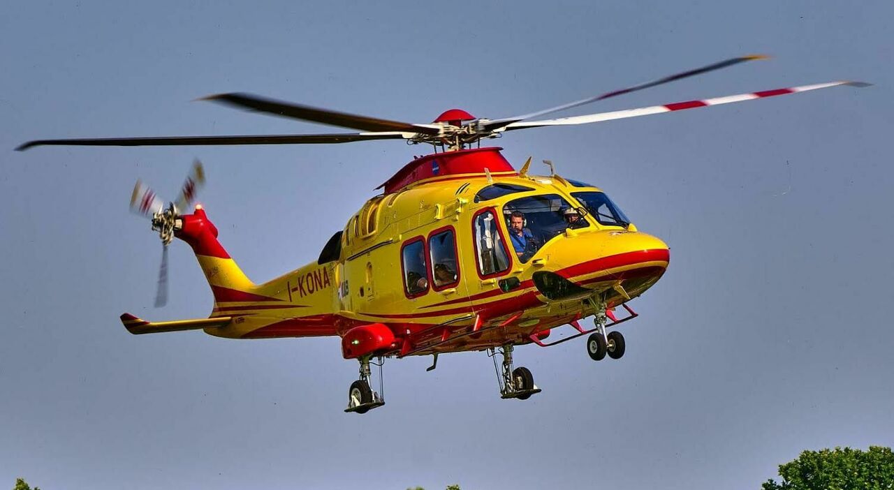 Donna si dà fuoco in auto nelle campagne tra Niscemi e Caltagirone, ustionata in maniera grave