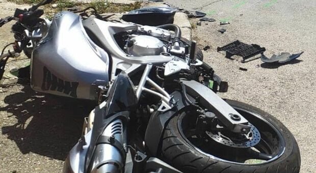 Strage di giovani sulle strade del weekend, 12 morti. Tra le vittime anche un sedicenne e una ragazza di 17 anni