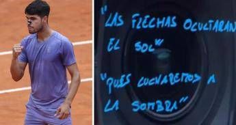 Alcaraz vince agli Internazionali. Poi cita ‘300’ sulla telecamera