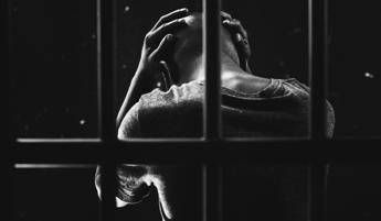 Assolto dopo 38 anni di carcere, l’eclatante errore giudiziario in Gran Bretagna