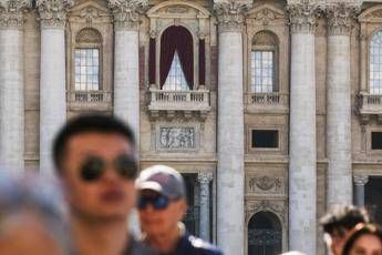 Conclave elegge Prevost nuovo Papa, l’annuncio con l’habemus papam