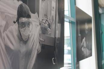 Covid, allo Spallanzani mostra fotografica per non dimenticare sforzi e generosità operatori