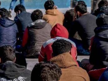 Dalla Libia al porto di Pozzallo con 72 migranti a bordo, arrestati 3 scafisti