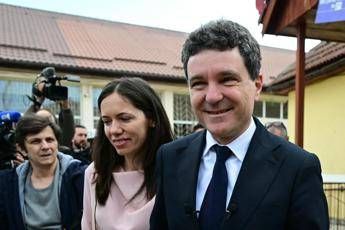 Elezioni Romania, exit poll: Dan in vantaggio su Simion nelle presidenziali