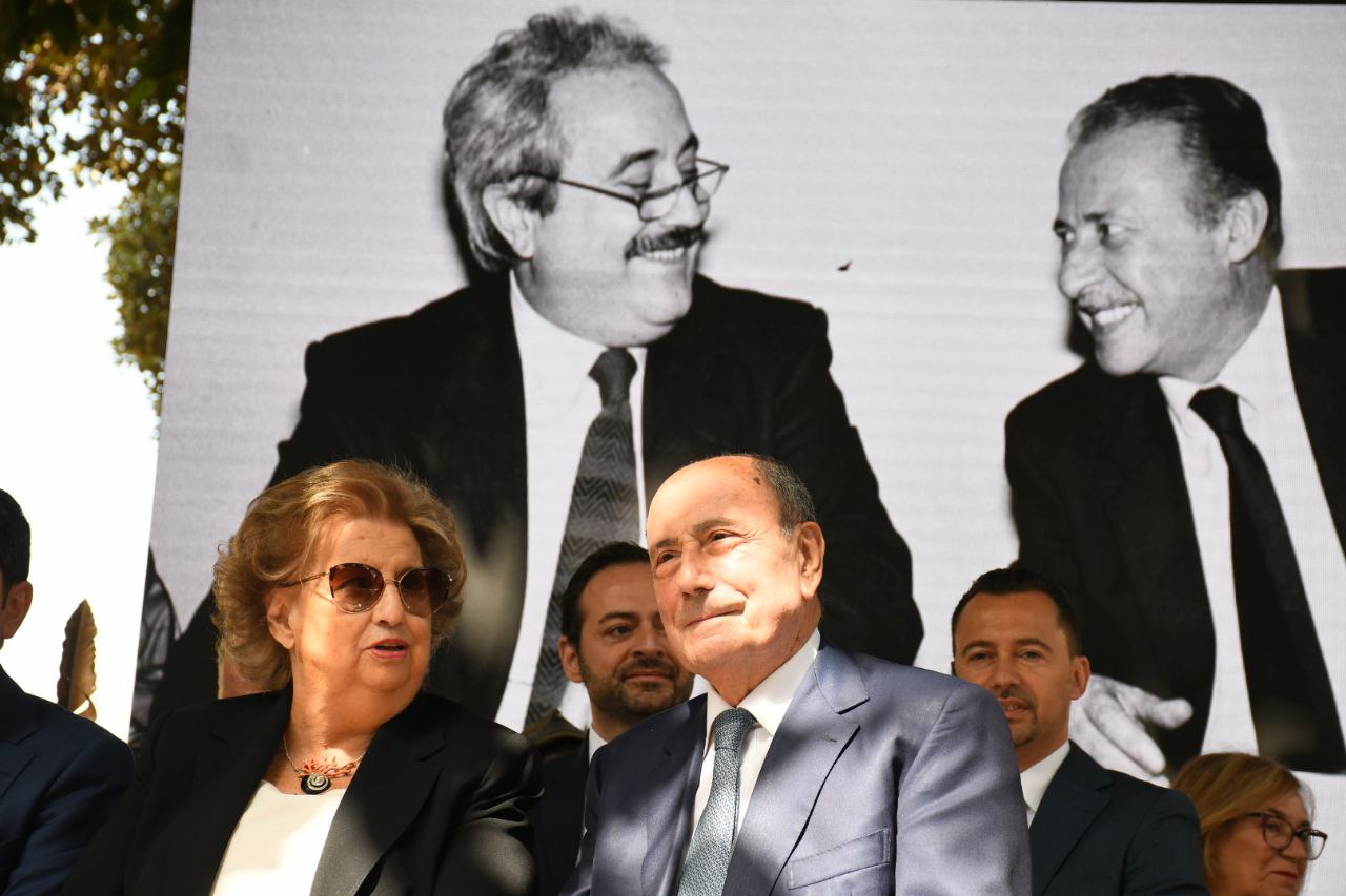 Strage di Capaci, Schifani: «Falcone persona pratica e schietta. Contro mafia stiamo vincendo, ma non abbassiamo la guardia»