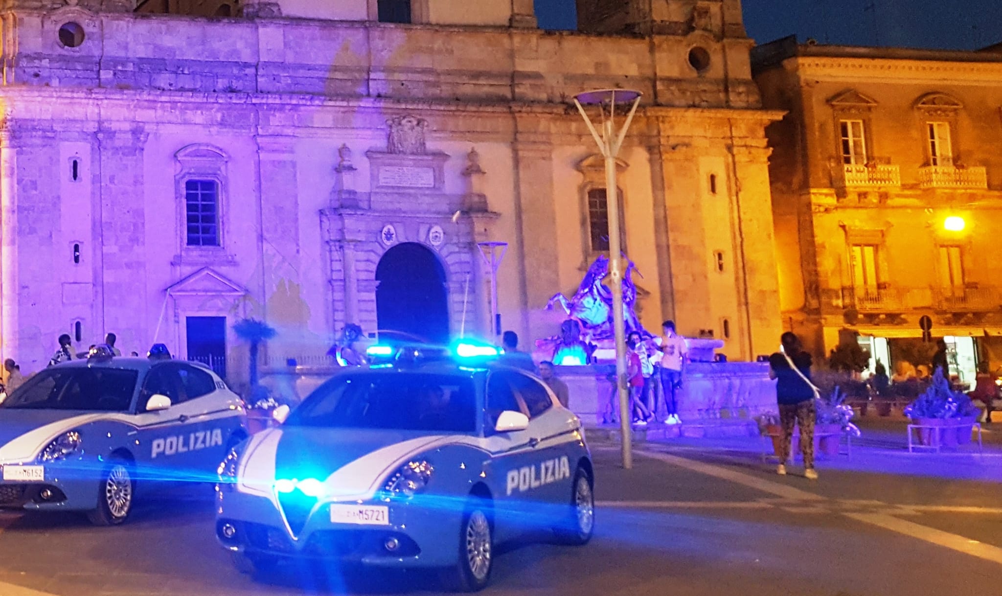 Caltanissetta, accoltellato giovane in piazza Garibaldi: indaga la Polizia