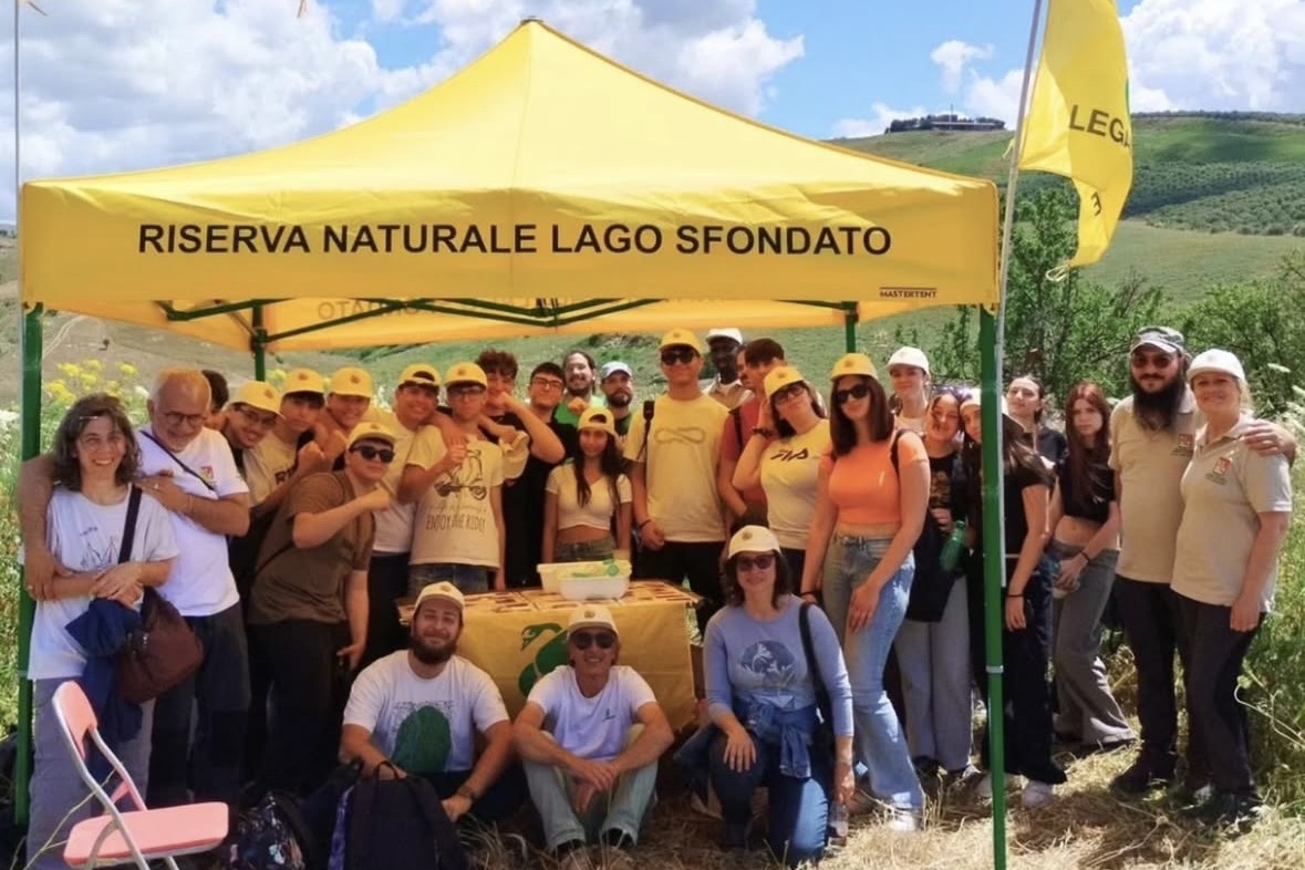 Caltanissetta. Esperienza speciale per gli studenti del Liceo Scientifico “Volta” nella Riserva Naturale “Lago Sfondato”