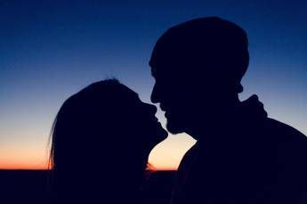 Il glutine passa attraverso un bacio? Studio risponde alle paure dei celiaci